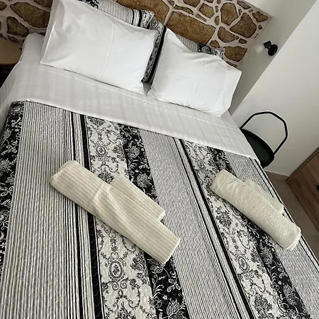 Daire ε & V Stylish Close To Old Town Hanya