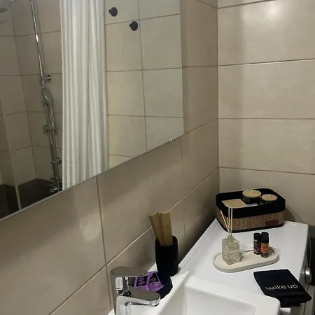ε & V Stylish Close To Old Town Daire